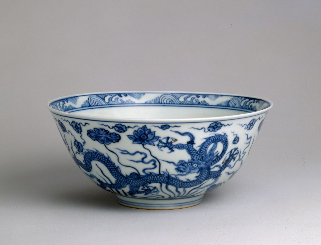 图片[1]-Blue and white lotus pond swimming dragon bowl-China Archive